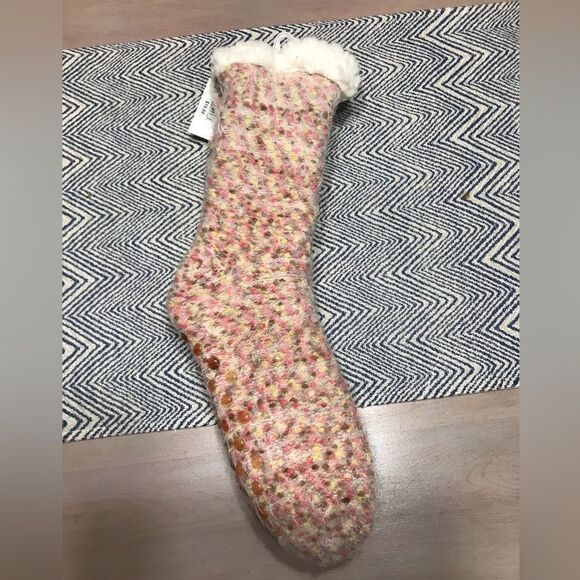 NWT Popcorn Sherpa Chenille Bootie sock - Picture 5 of 7
